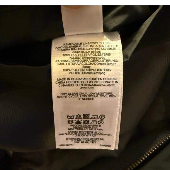 Brooks Brothers Quilted Vest Removable Liner Men Size 40R Black Gorpcore Hiking - Picture 6 of 9